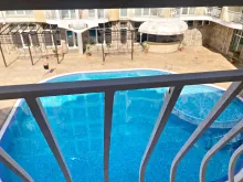 тераса з видом на басейн