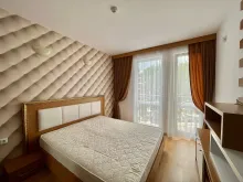 ліжко у спальні