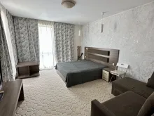 кімната з меблями