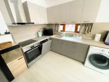 кухонний гарнітур та побутова техніка