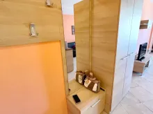 шафа, вішалка для одягу