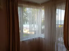 вікна з видом на море
