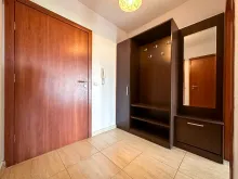 шафа в передпокої