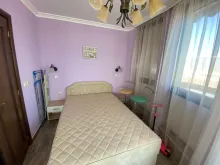 двоспальне ліжко