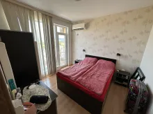ліжко у спальні