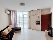 диван у вітальні