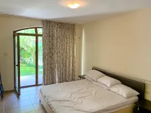 двоспальне ліжко