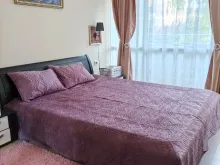 ліжко у спальні
