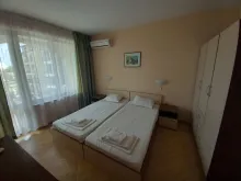 двоспальне ліжко