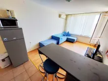 Стол и шкафчик