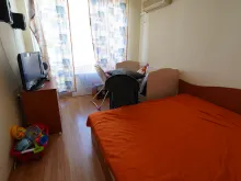 ліжко у спальні