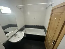 умивальник та ванна