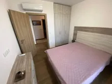ліжко у спальні