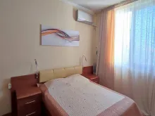двоспальне ліжко