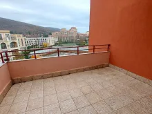 терраса с видом на горы