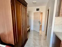 Шкаф в прихожей