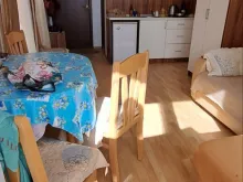 вітальня з кухнею
