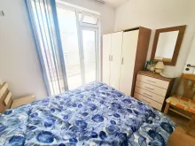 Кровать в спальне