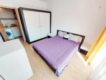 гардероб та ліжко