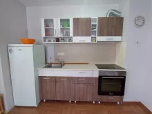 кухня та холодильник