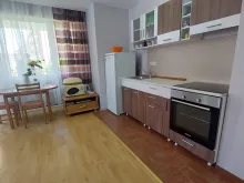 кухня та обідній стіл