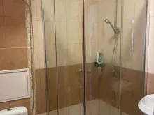 душова кабіна у ванній