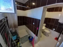 ванна кімната та туалет