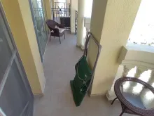 тераса, стіл
