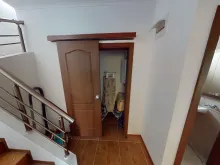 сходи на другий поверх