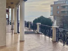 Терраса с частичным видом на море