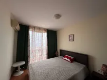 Спальня с кроватью