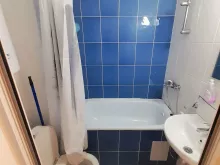 ванная комната с туалетом