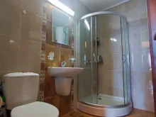 душова кабіна, умивальник