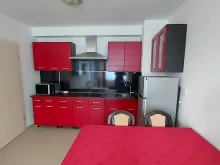 Кухонный уголок и обеденный стол