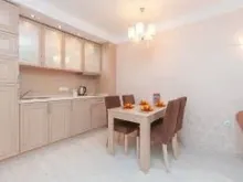 стіл зі стільцями