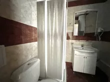 душова кабіна, туалет, умивальник