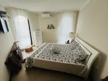ліжко у спальні