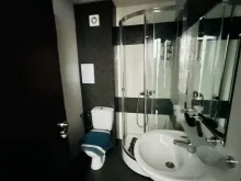 ванна кімната з душем