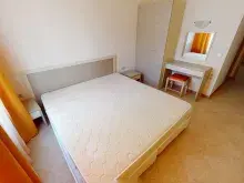 ліжко, шафа