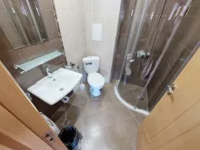 душова кабіна, умивальник, туалет, тераса