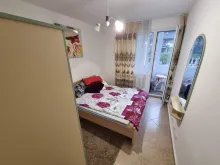 Кровать в спальне
