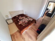 кровать в спальне