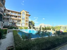 басейн и фассад комплекса Sunny View South