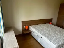 шкаф и кровать