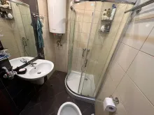 ванная комната с туалетом