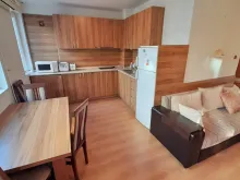 обеденный стол и кухня
