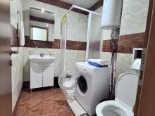кровать в первой спальне
