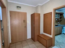 Прихожая со шкафом