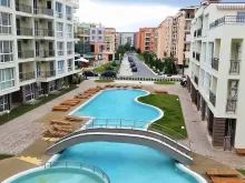 Бассейн и фасад