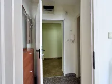 Прихожая со шкафом